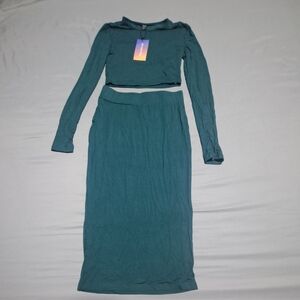 Crop top with high waist skirt